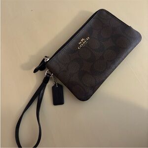 COACH DOUBLE ZIP LEATHER WRISTLET